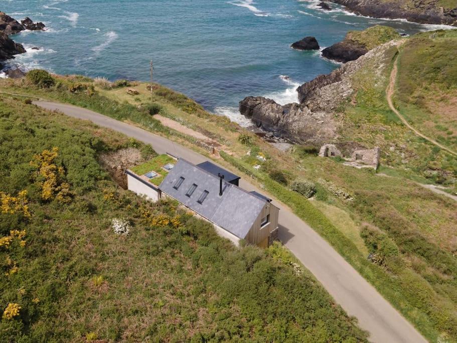 Cliff-Top Cottage On Coast Path W/Panoramic Views Trevine 외부 사진